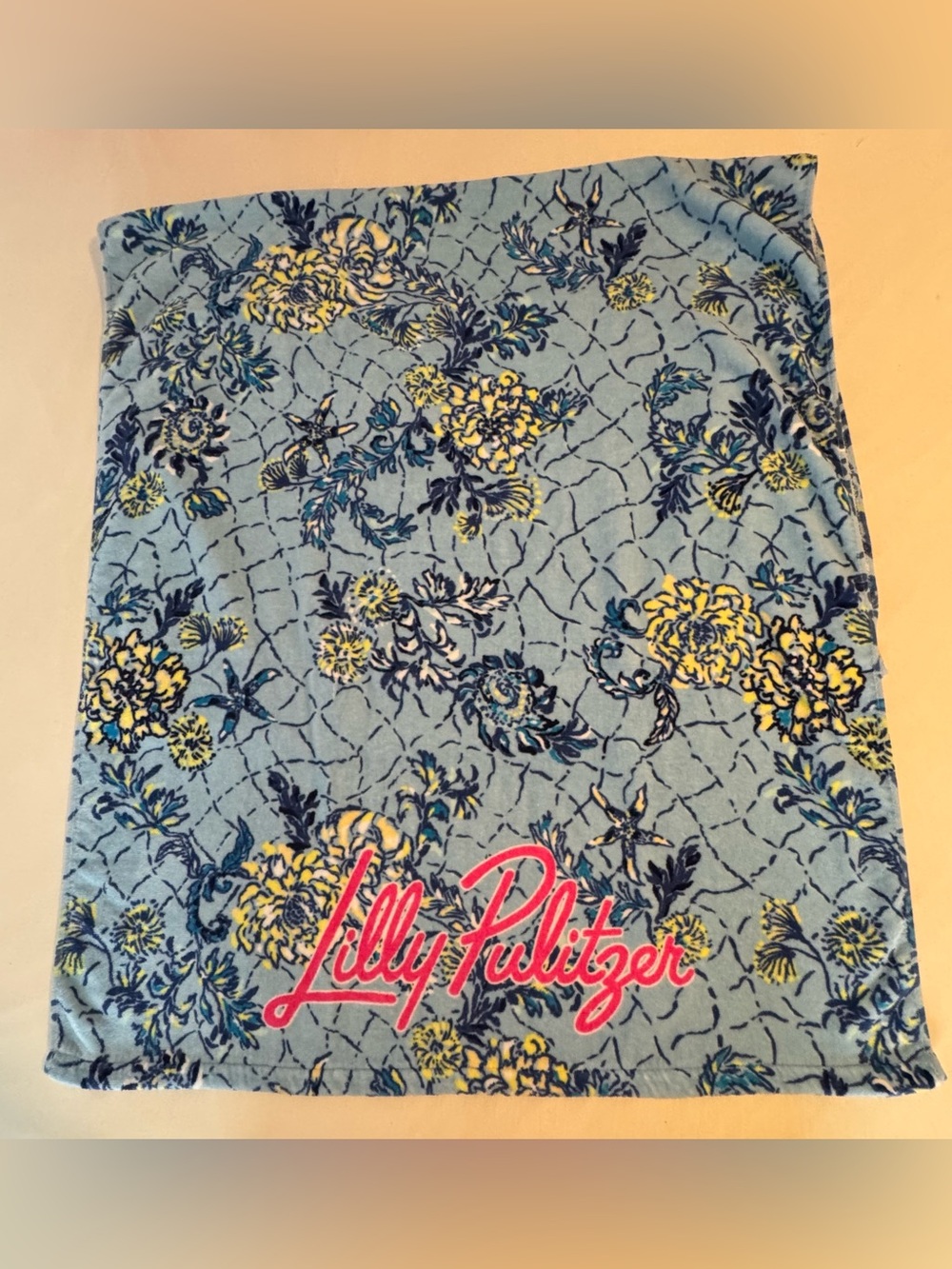 Lilly Pulitzer Beach/Bath Towel In Breakers Blue Floral Print